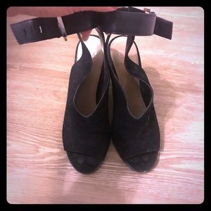 Marc Fisher MLVIDAL2 Black Suede Peep Toe Ankle Strap 4" Block Heels Size 9
